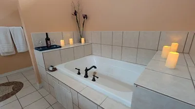 Jacuzzi tub with room for two