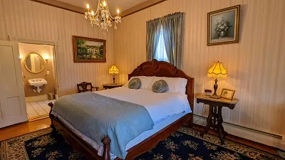Chardonnay King Bed