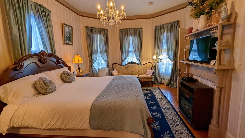 Chardonnay King Room